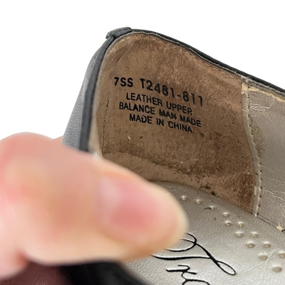 Trotters Jamie Black Leather Cross Strap Pumps Size 7 SS (Narrow) - Picture 11 of 16